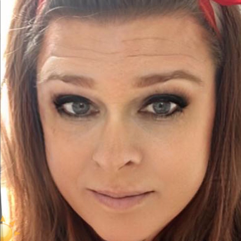 Meet your Posher, Rebecca